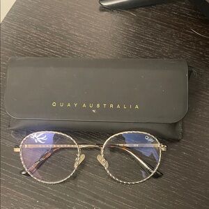 Quay Australia Silver Glasses blue light